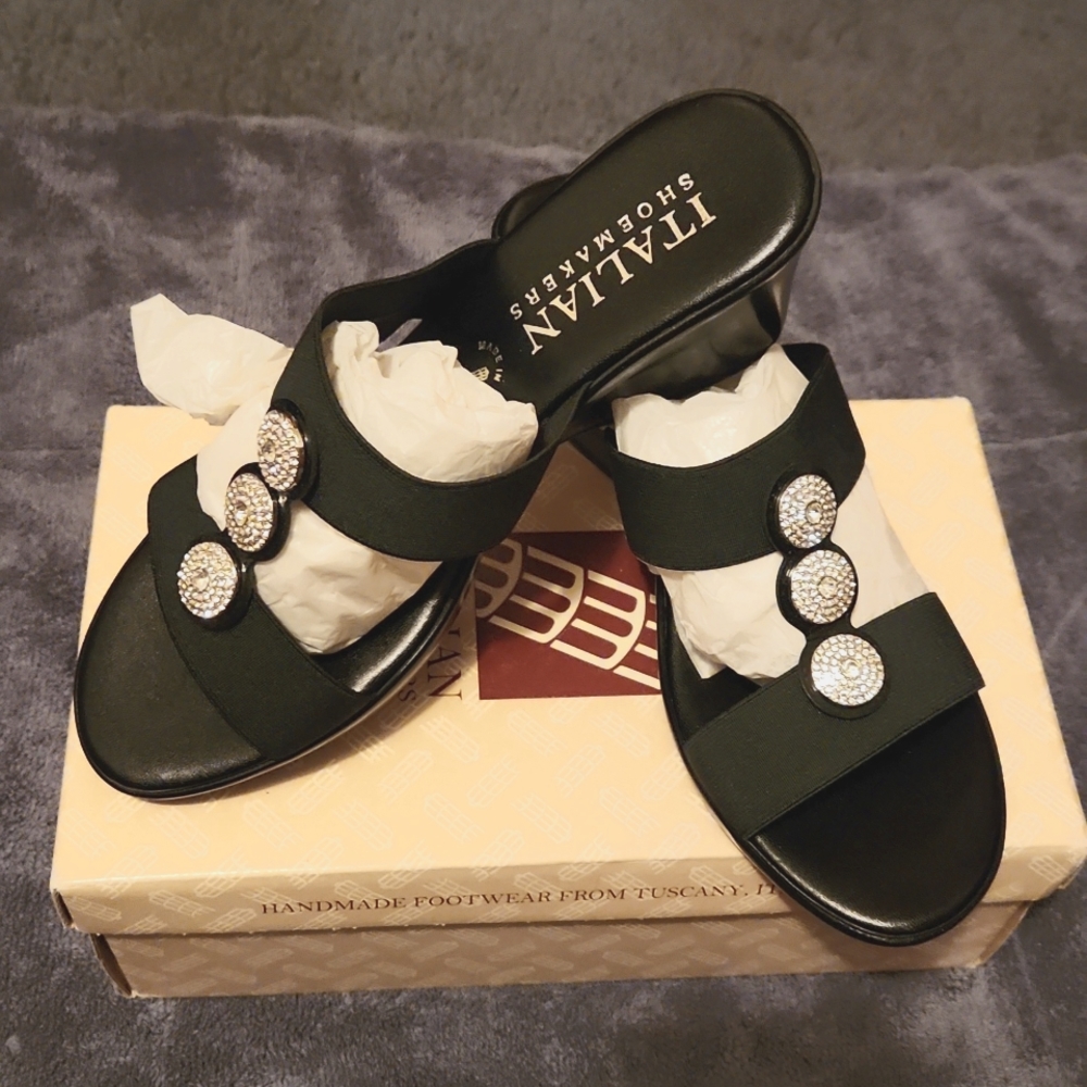 NWT Italian Shoemakers Womens Sandals size 8